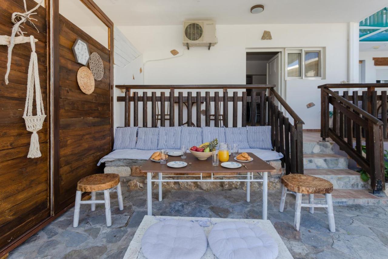 Christos Studios And Family Apartments Stegna Extérieur photo