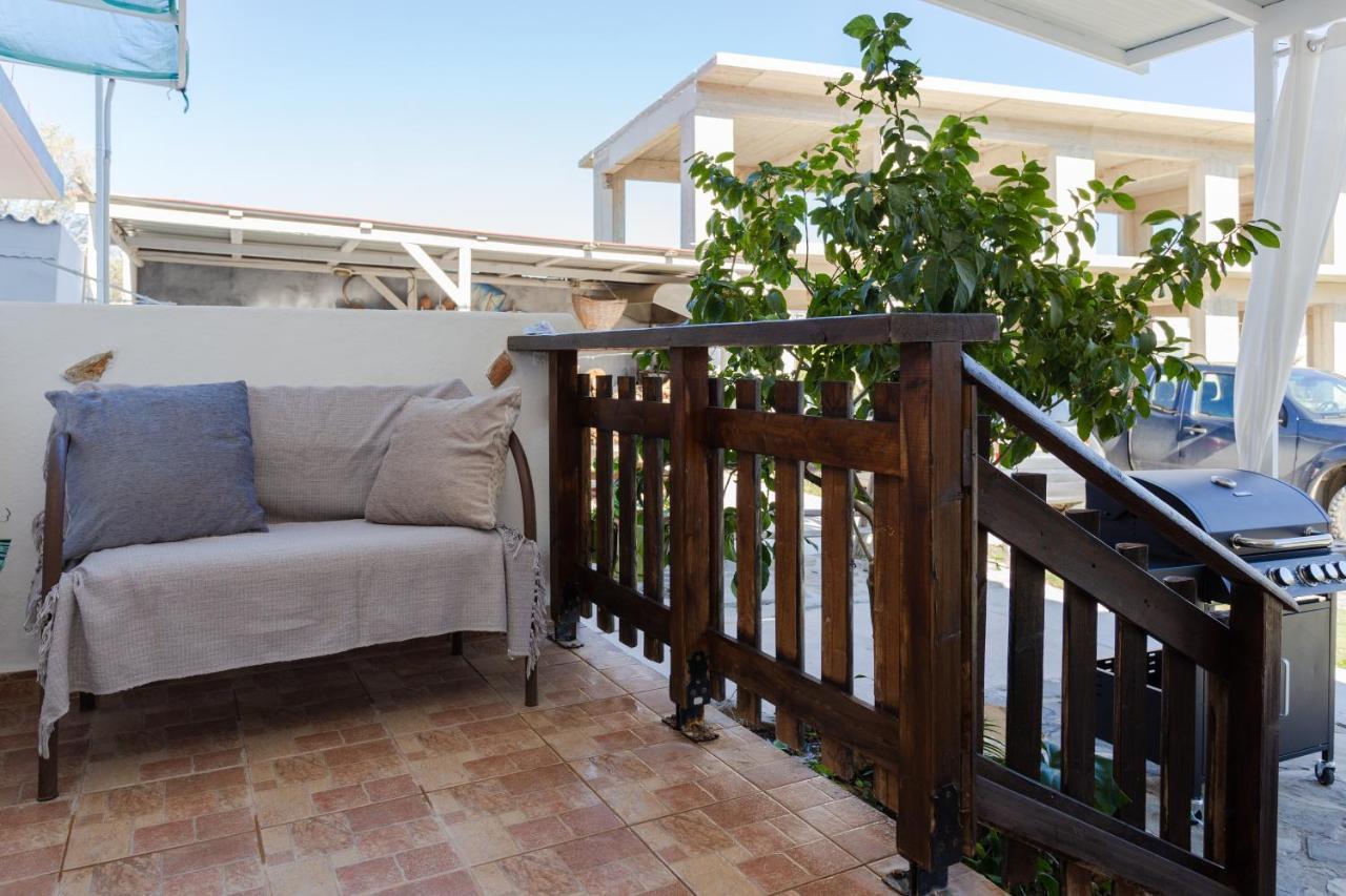 Christos Studios And Family Apartments Stegna Extérieur photo