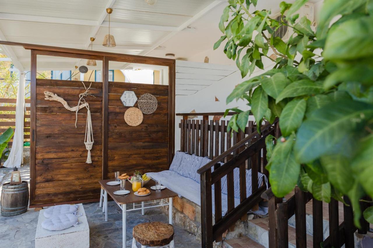 Christos Studios And Family Apartments Stegna Extérieur photo