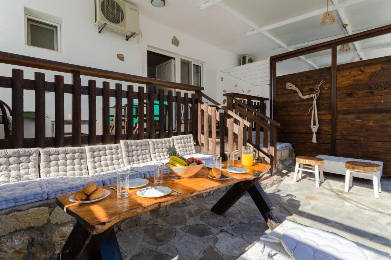 Christos Studios And Family Apartments Stegna Extérieur photo