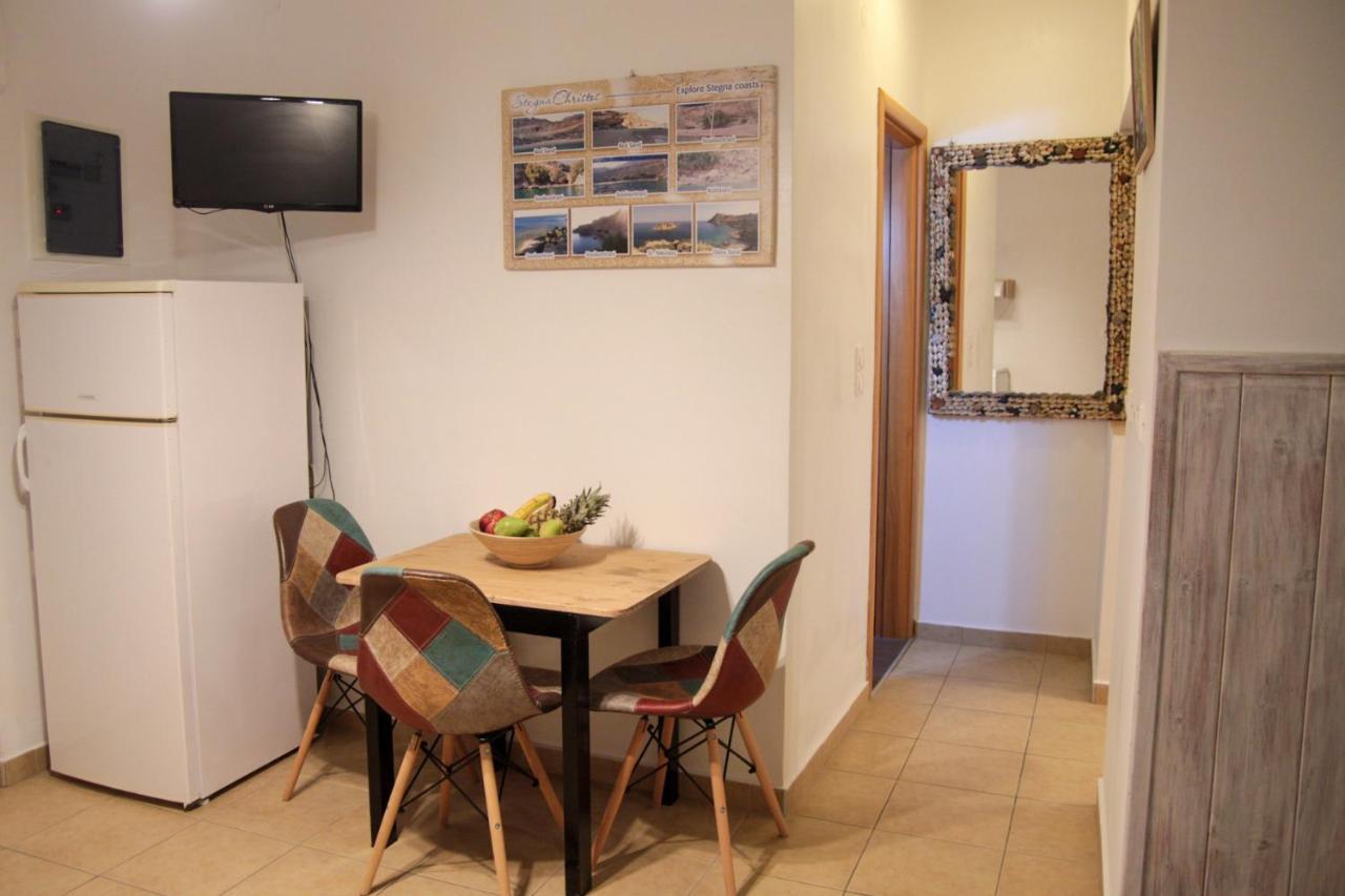 Christos Studios And Family Apartments Stegna Extérieur photo