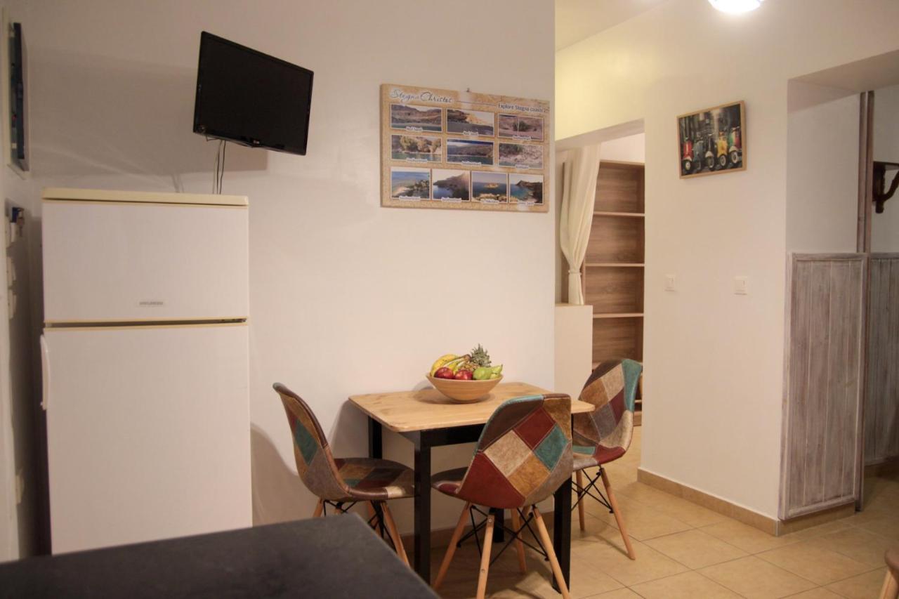 Christos Studios And Family Apartments Stegna Extérieur photo
