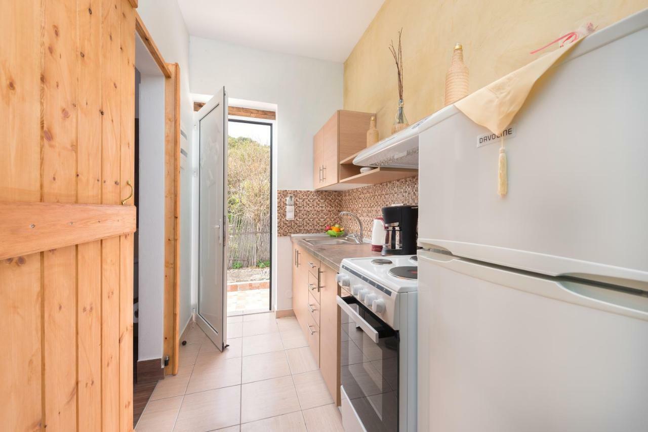 Christos Studios And Family Apartments Stegna Extérieur photo